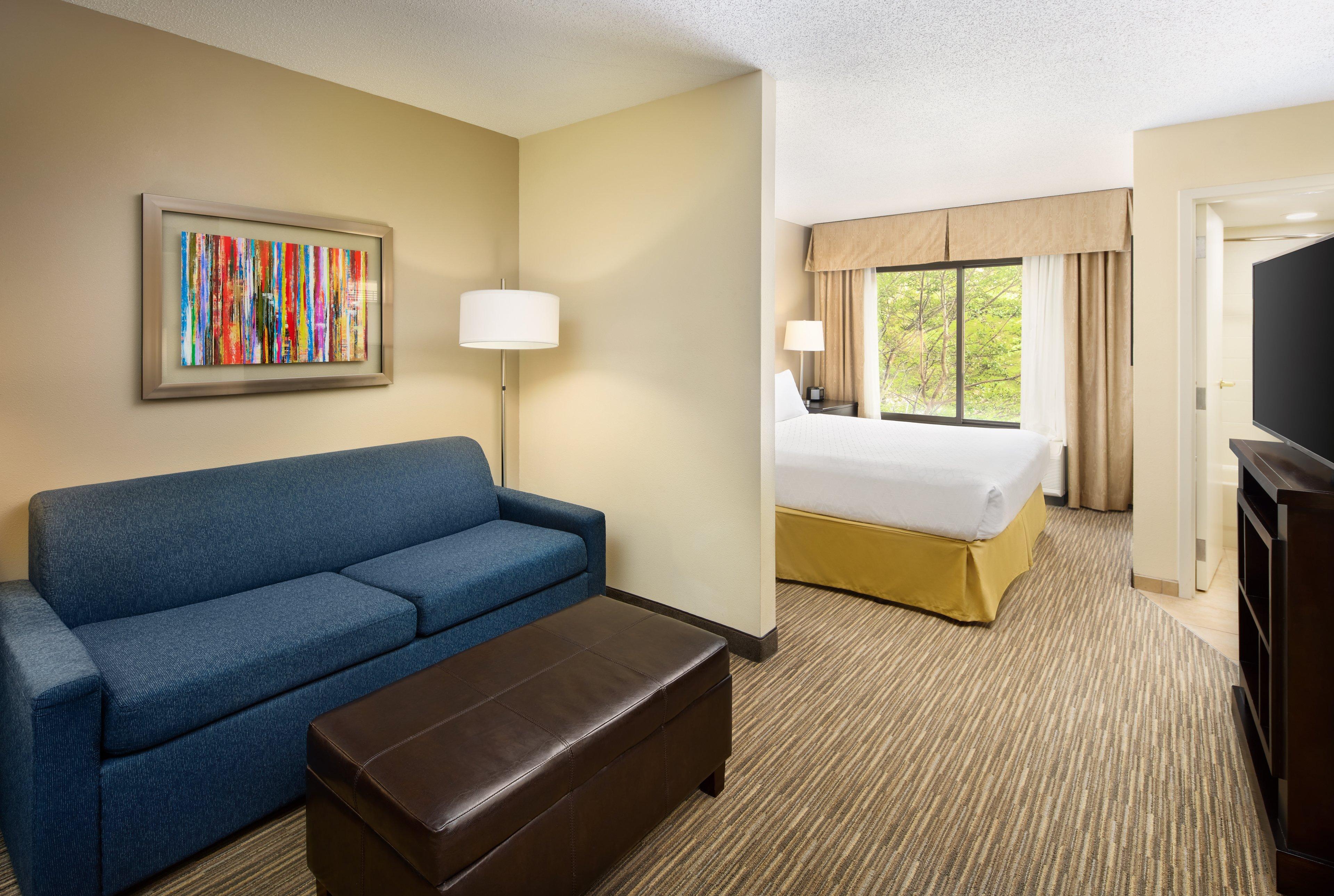 Holiday Inn Express & Suites Alpharetta By Ihg Exterior photo