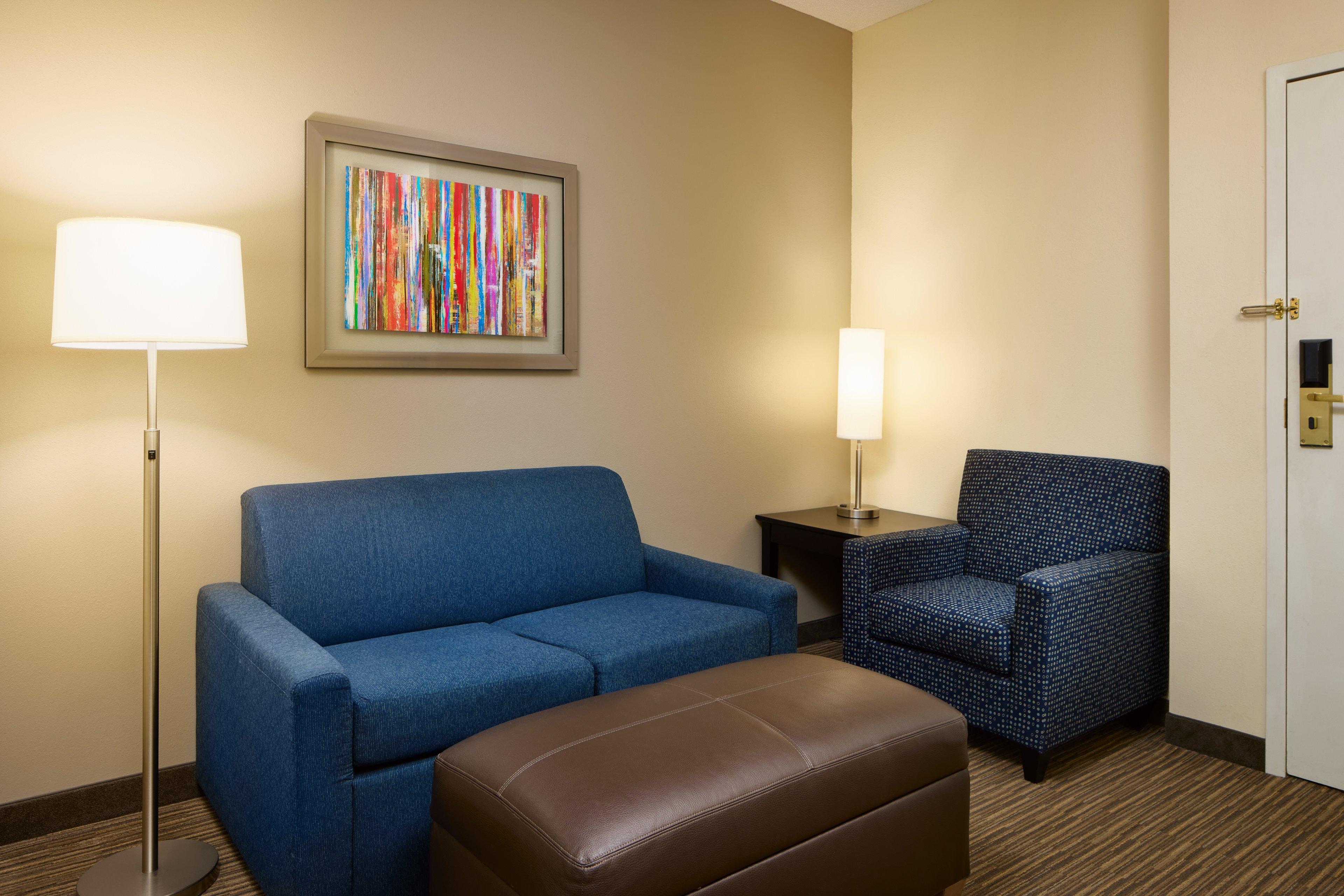 Holiday Inn Express & Suites Alpharetta By Ihg Exterior photo